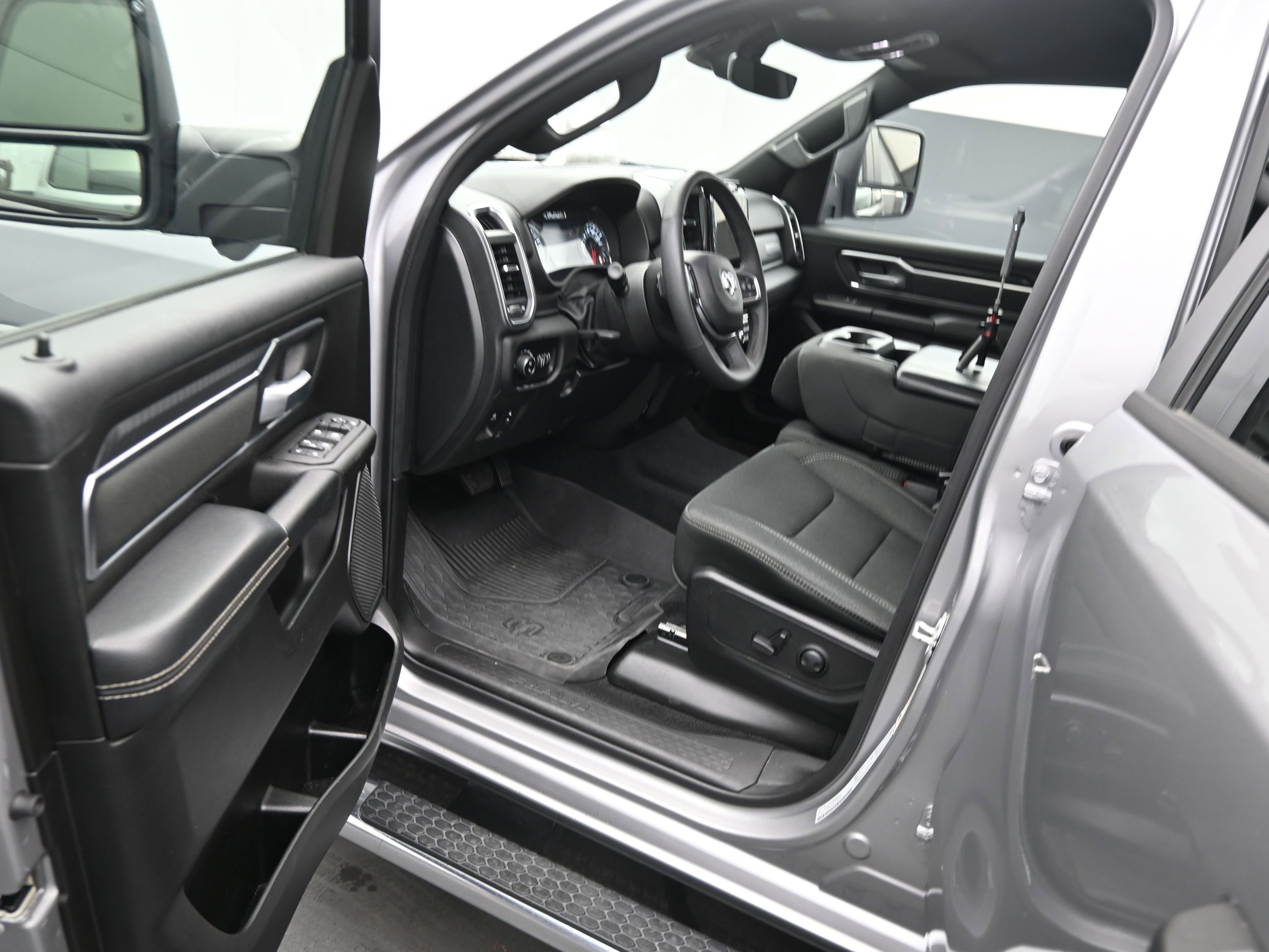 Used 2025 RAM 1500 Big Horn image 16