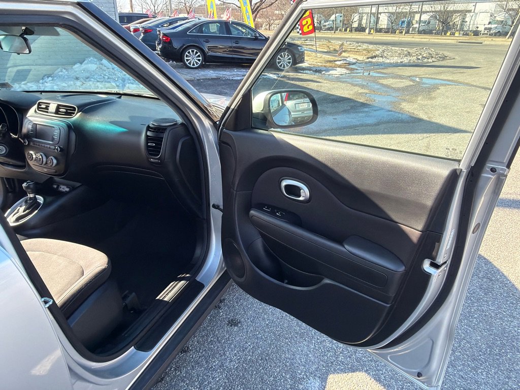 Used 2017 Kia Soul FWD image 28