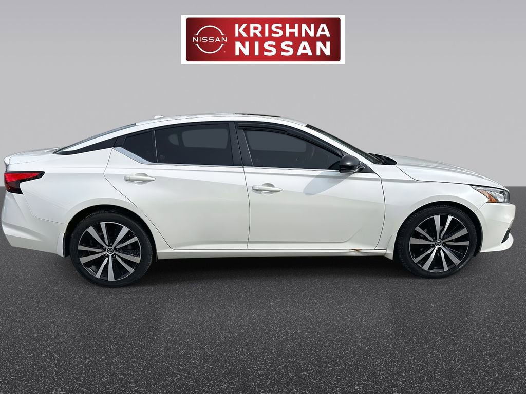 Used 2020 Nissan Altima 2.5 SR w/ Premium Package image 2