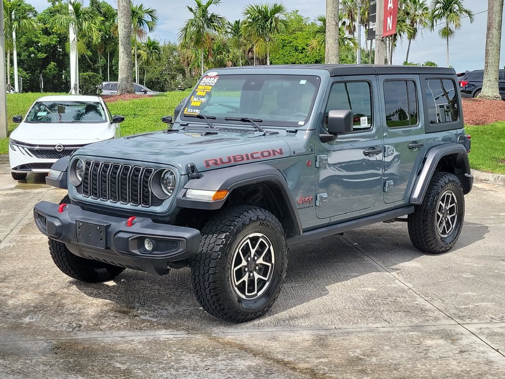 Used 2025 Jeep Wrangler Unlimited Rubicon AWD/4WD image 3