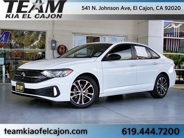 Used 2024 Volkswagen Jetta Sport FWD image 2