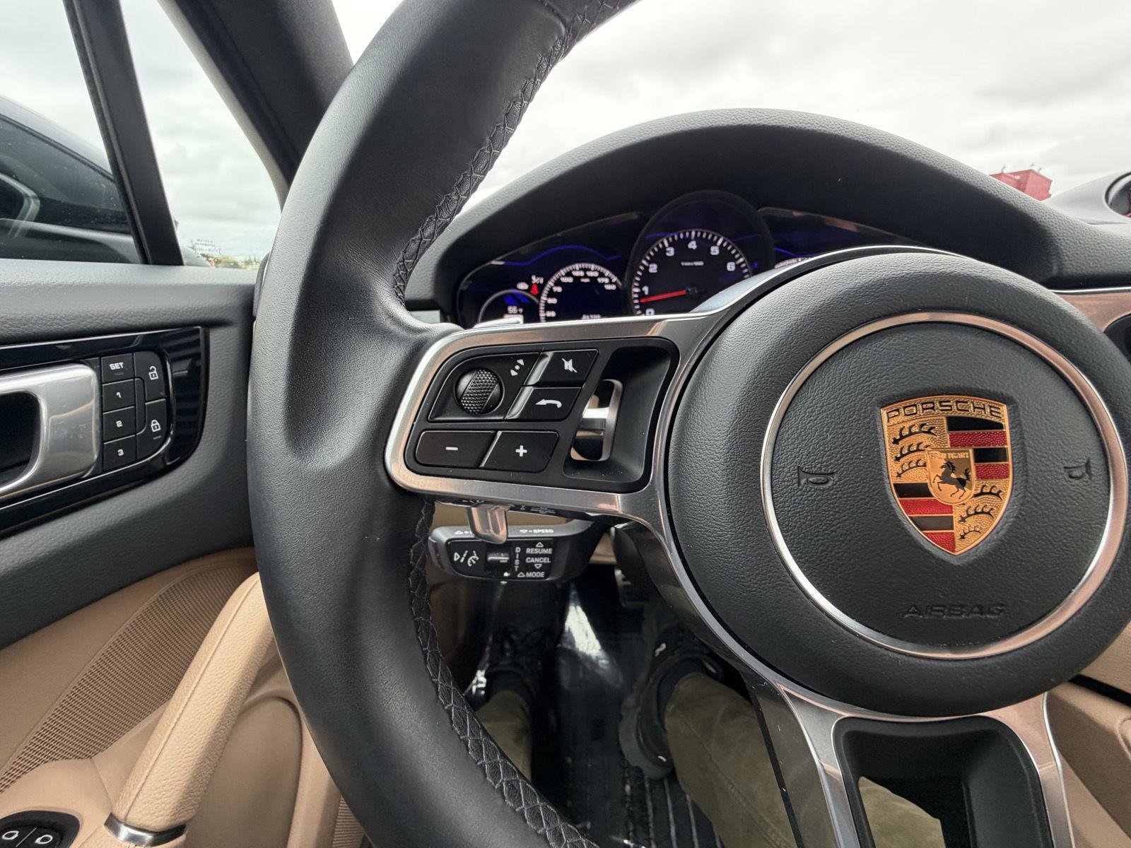 Used 2023 Porsche Cayenne S Platinum AWD/4WD image 19
