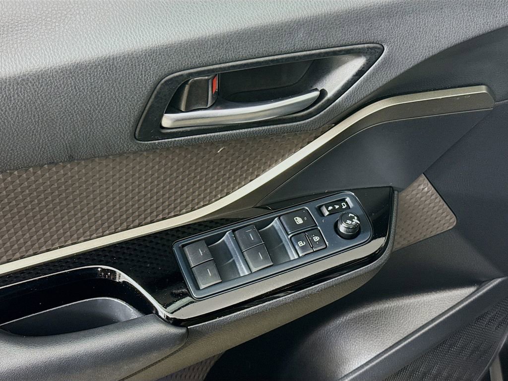 Certified 2022 Toyota C-HR Limited image 12