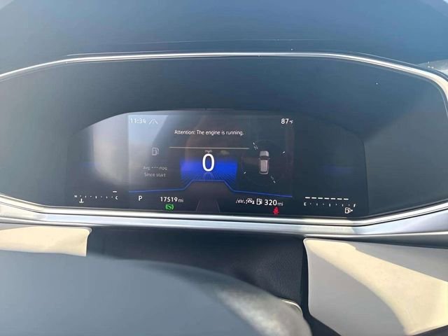 Used 2025 Volkswagen Taos SE AWD/4WD image 11