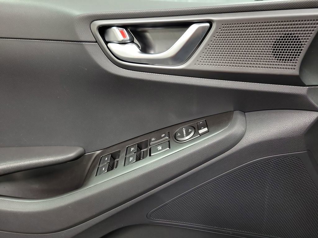 Used 2020 Hyundai Ioniq SEL image 19
