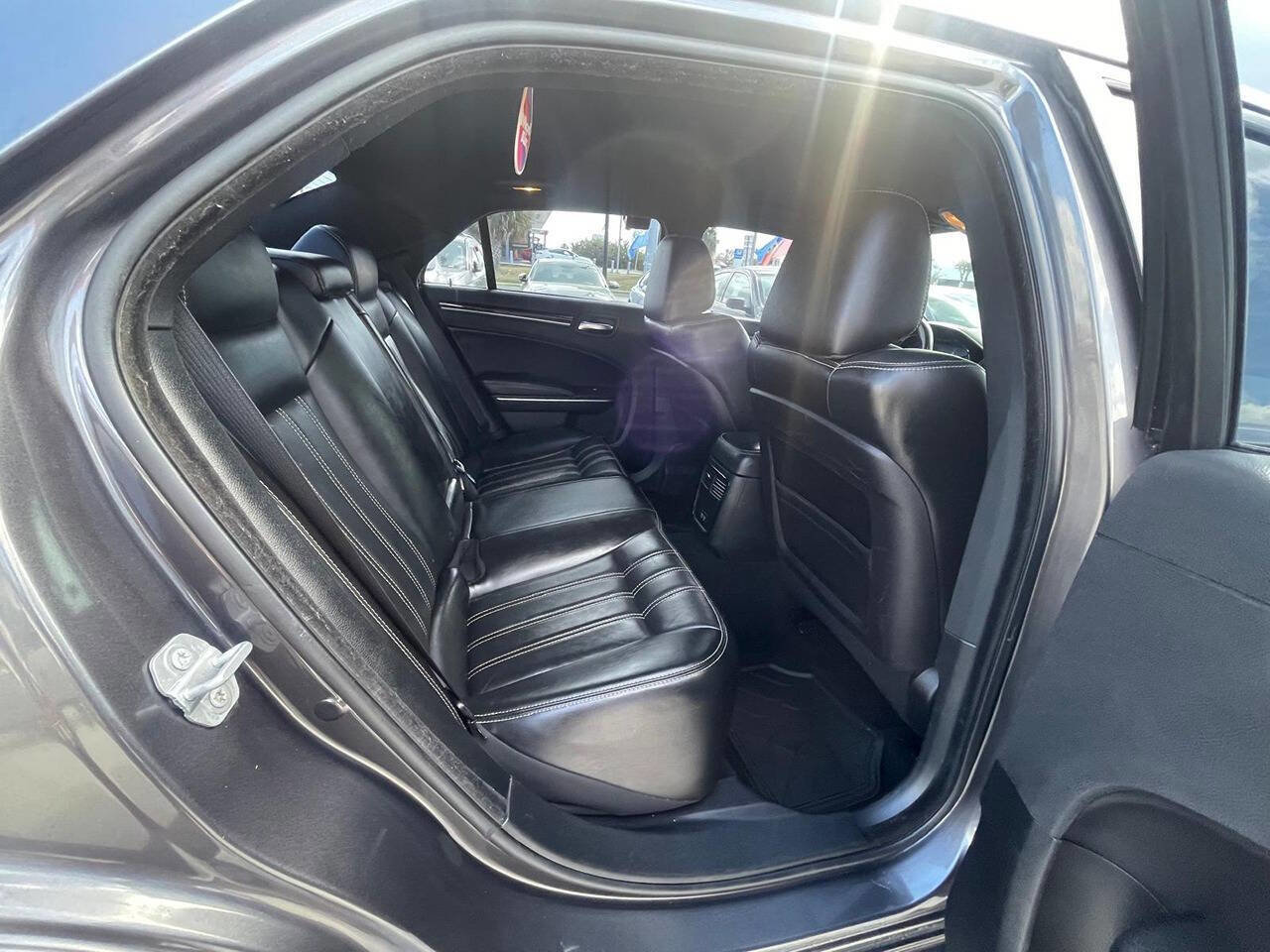 Used 2019 Chrysler 300 S image 6