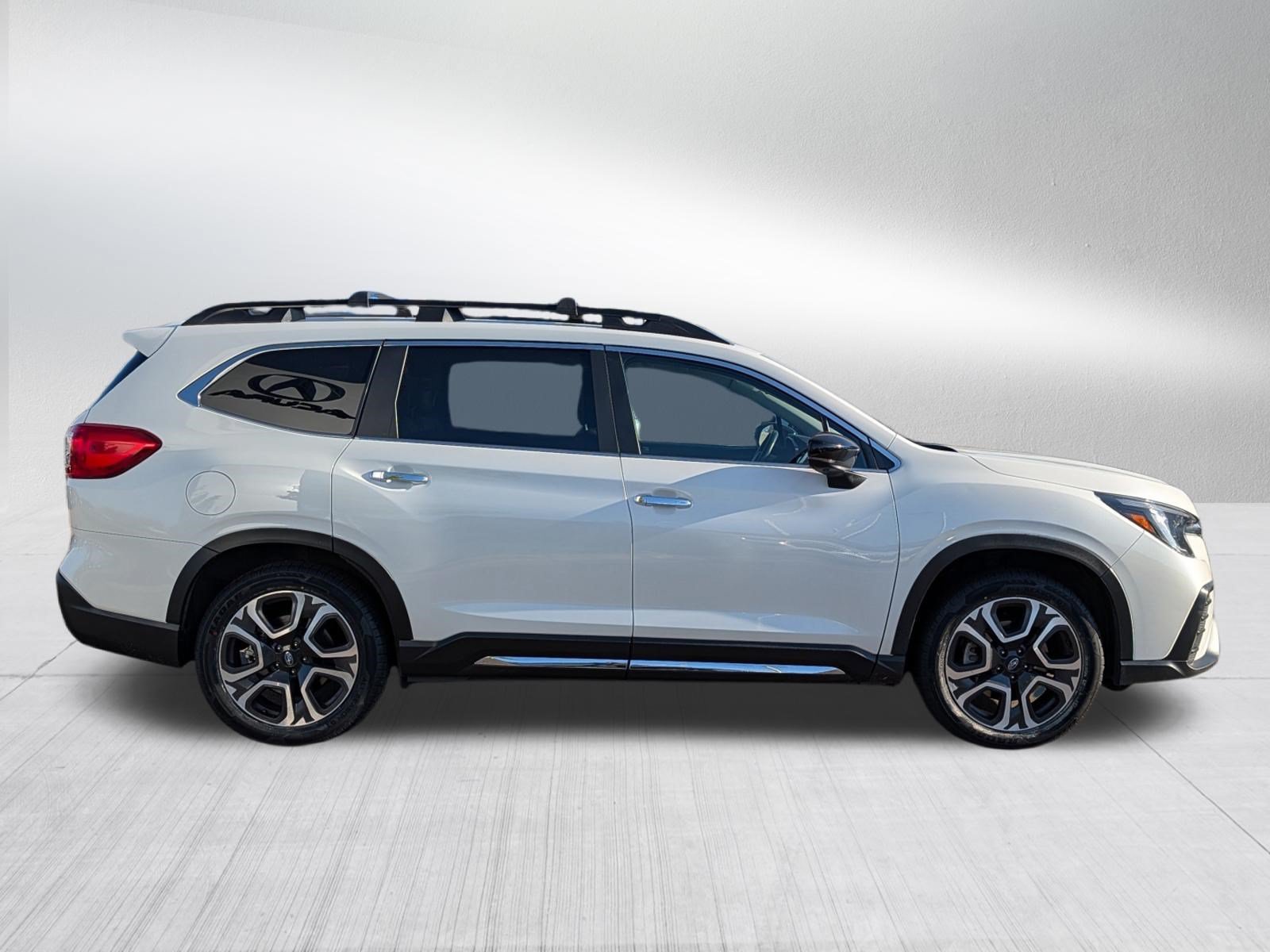 Used 2024 Subaru Ascent Touring AWD/4WD image 8