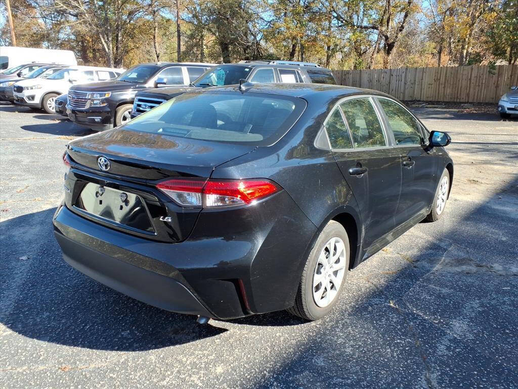 Used 2024 Toyota Corolla LE FWD image 3