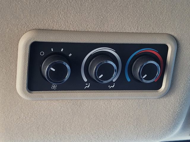 Used 2025 Chevrolet Express 3500 LT w/ LT Preferred Equipment Group image 26
