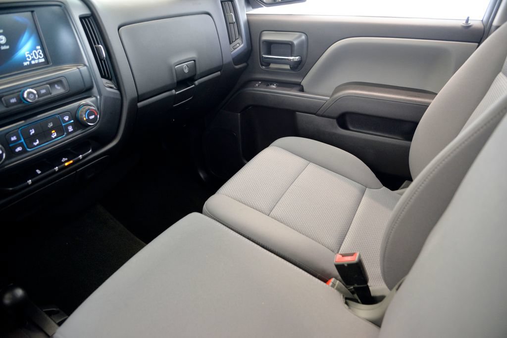 Used 2018 Chevrolet Silverado 1500 Custom w/ Custom Convenience Package AWD/4WD image 26