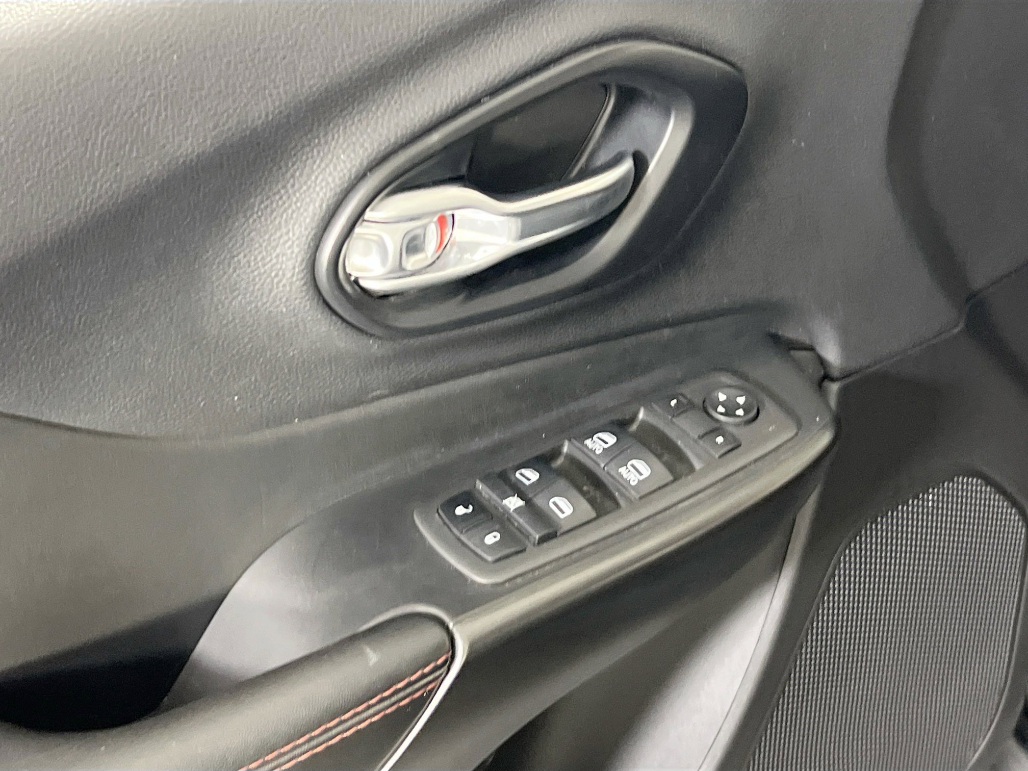 Used 2022 Jeep Cherokee Trailhawk w/ Sun, Sound & Nav Group image 18