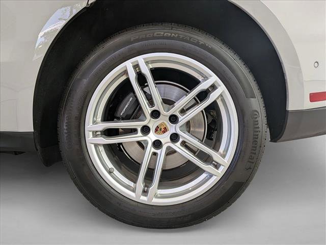 Certified 2022 Porsche Macan image 27