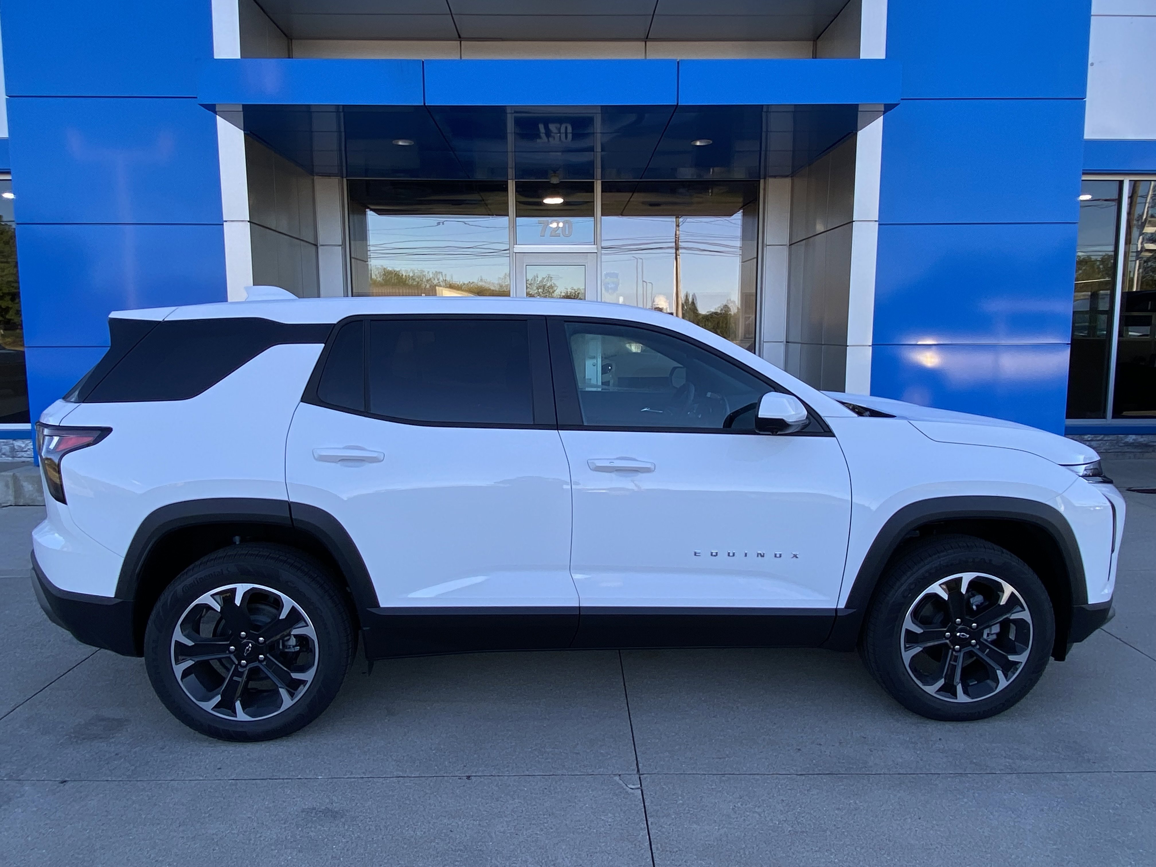 New 2026 Chevrolet Equinox LT w/ Convenience Package II image 29