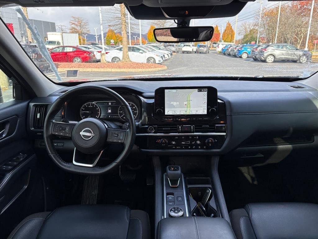 Used 2024 Nissan Pathfinder SL image 8