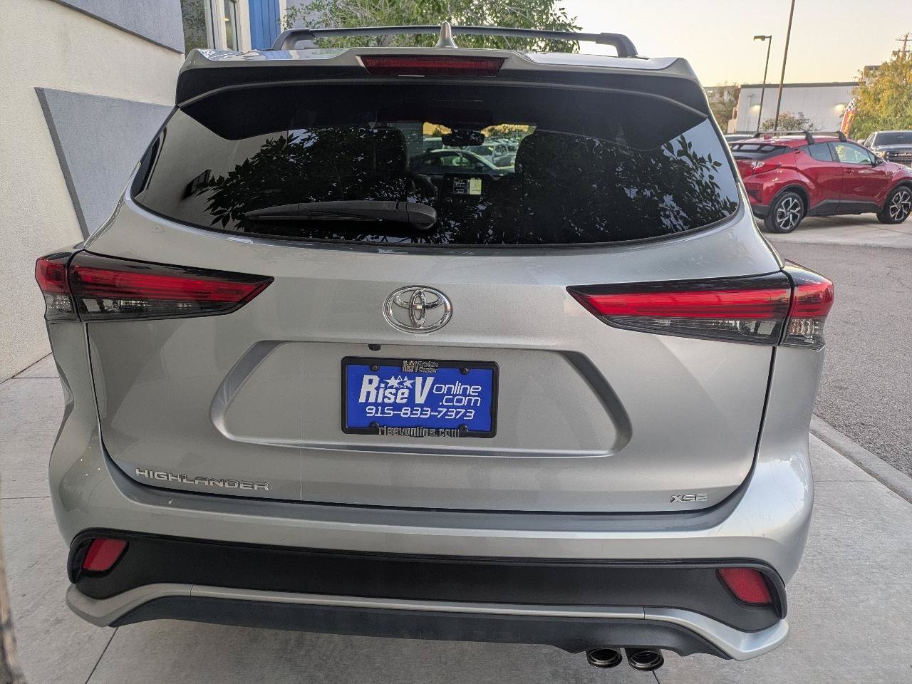 Used 2021 Toyota Highlander XSE FWD image 5