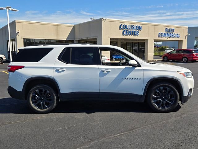 Used 2021 Chevrolet Traverse RS w/ LPO, Floor Liner Package FWD image 2