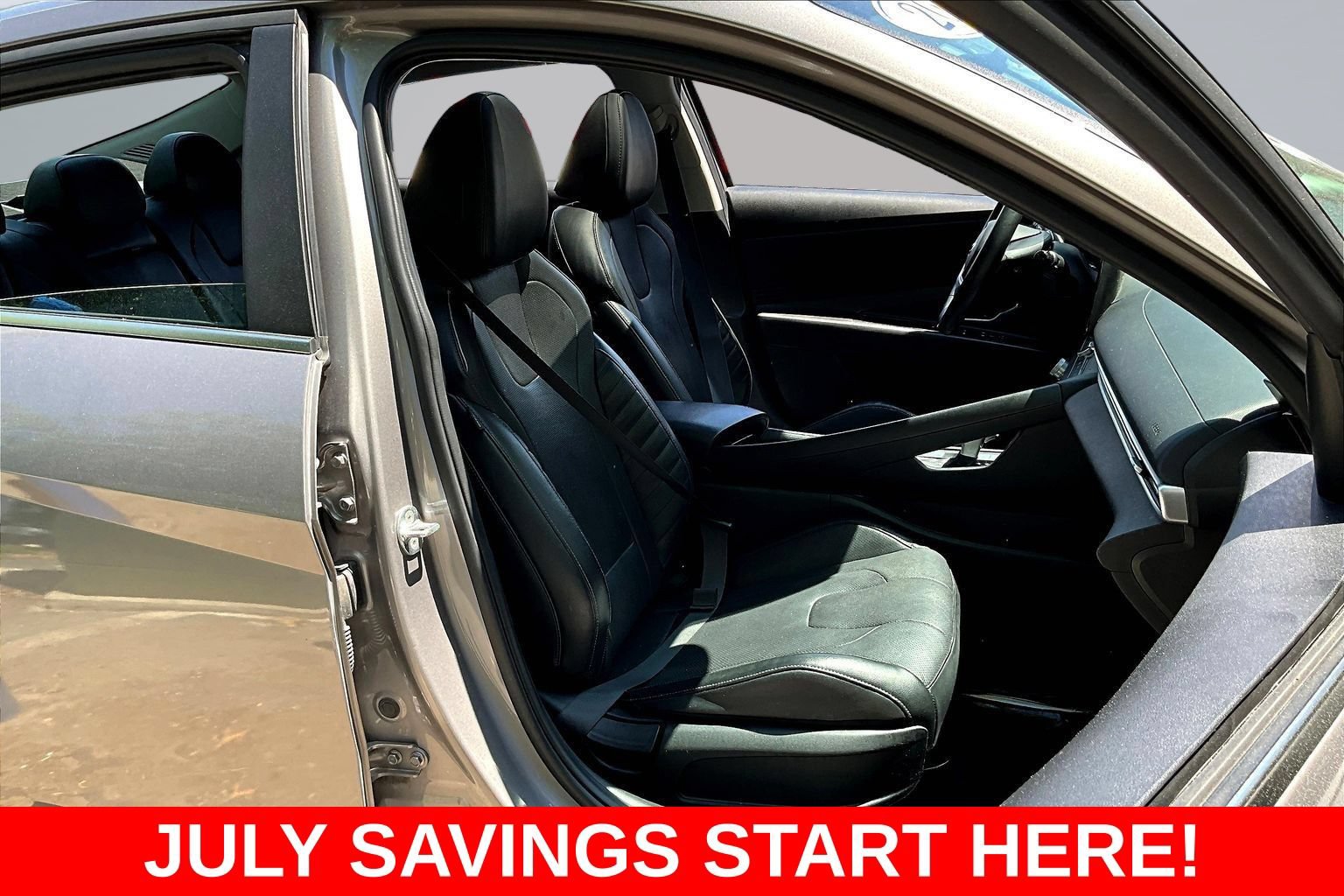 Used 2023 Hyundai Elantra Limited w/ Preferred Accessory Package FWD image 33