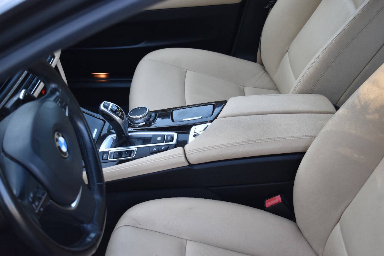 Used 2016 BMW 535i xDrive Sedan AWD/4WD image 31