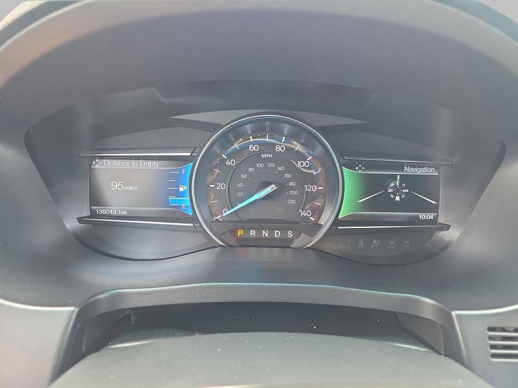 Used 2016 Ford Explorer XLT w/ Equipment Group 201A FWD image 33
