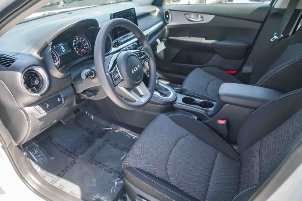 Certified 2024 Kia Forte LXS w/ LXS Technology Package FWD image 16