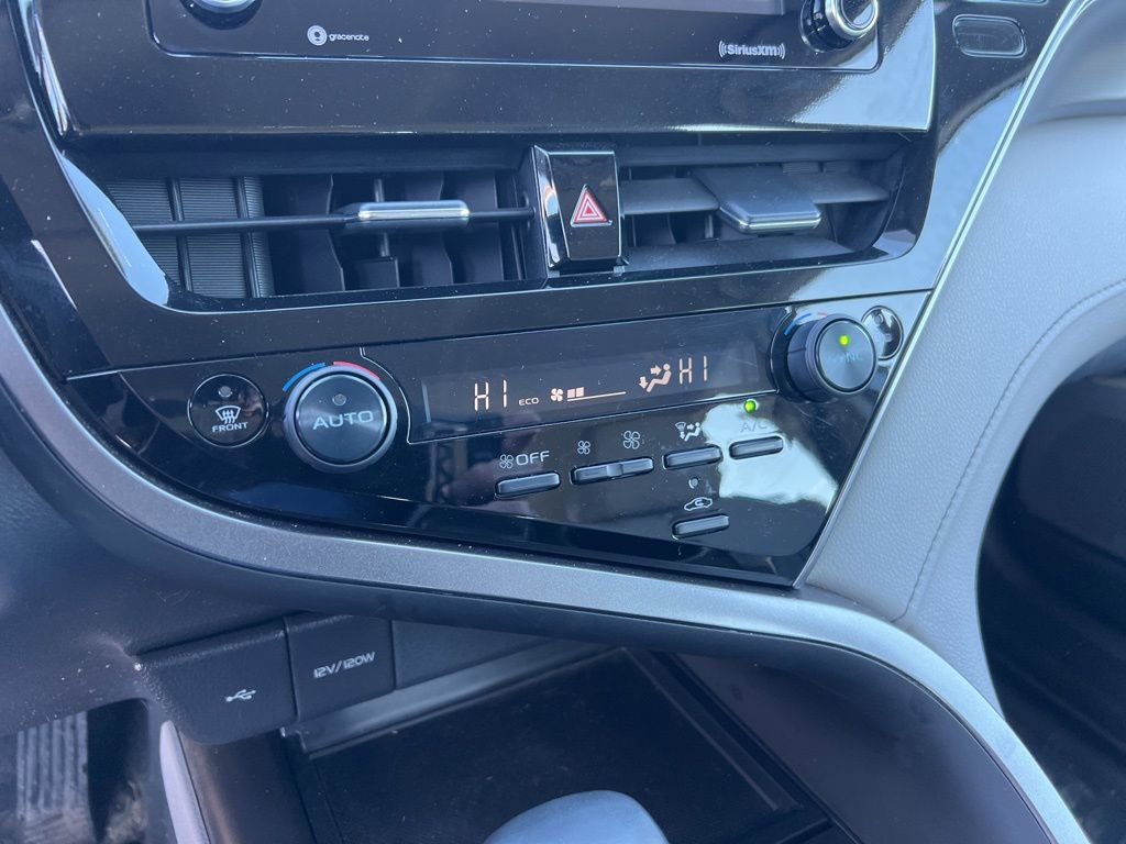 Used 2024 Toyota Camry SE w/ Cold Weather Package image 10