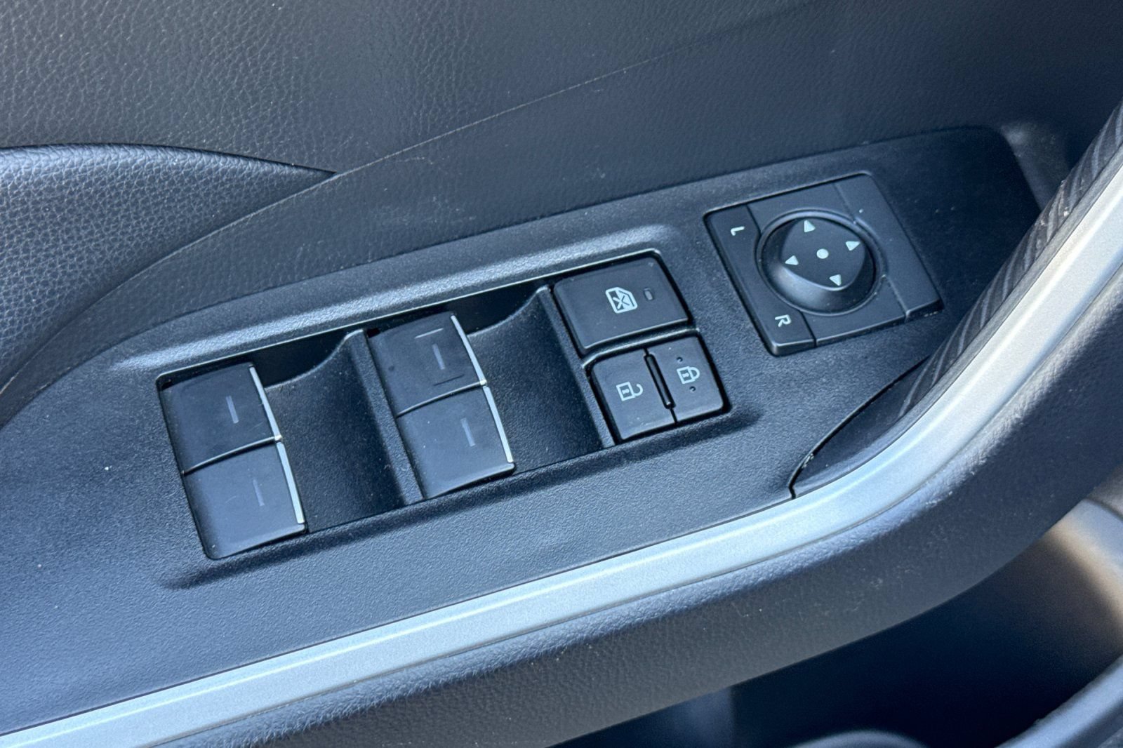 Certified 2025 Toyota RAV4 XLE AWD/4WD image 13