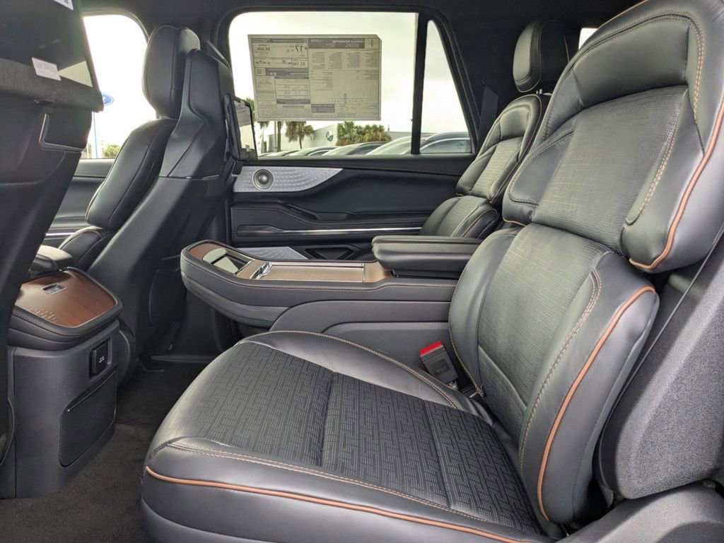 New 2025 Lincoln Navigator L Black Label image 15