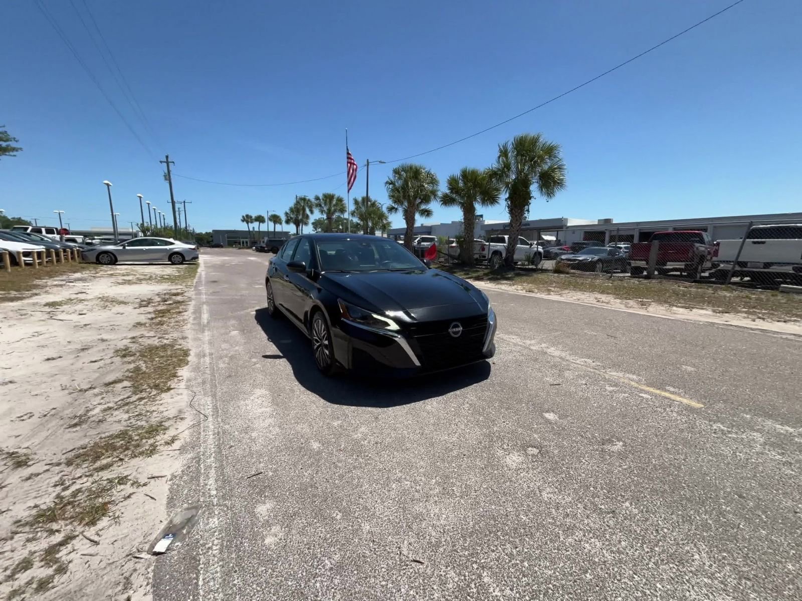 Used 2025 Nissan Altima 2.5 SV image 16