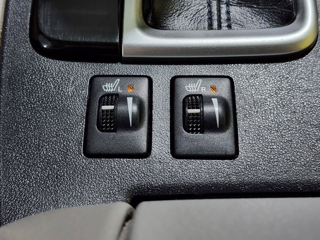 Used 2019 Toyota Highlander XLE AWD/4WD image 25