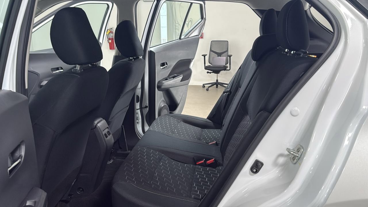 Used 2024 Nissan Kicks SV image 15