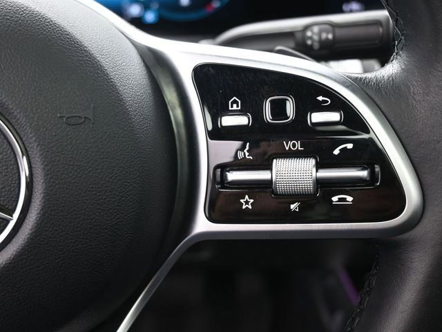 Used 2021 Mercedes-Benz GLB 250 image 2