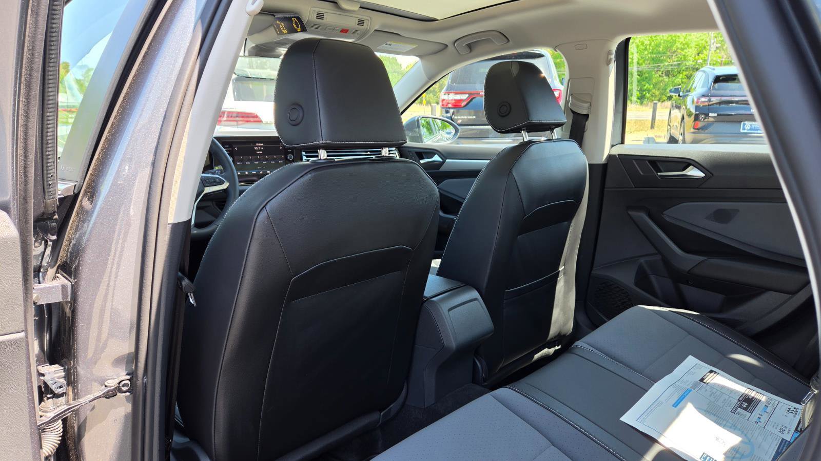 Used 2026 Volkswagen Jetta SE FWD image 40