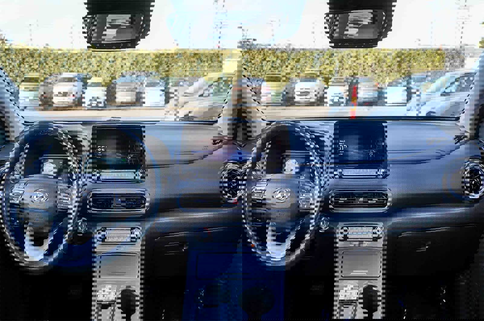 Used 2022 Hyundai Kona Limited image 9