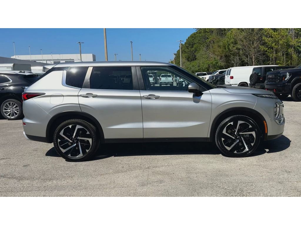 Used 2024 Mitsubishi Outlander SE Black Edition AWD/4WD image 9