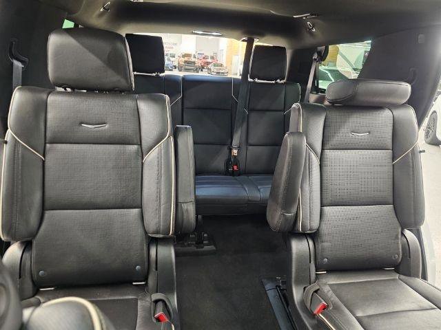 Used 2021 Cadillac Escalade Premium Luxury w/ Performance Package AWD/4WD image 33