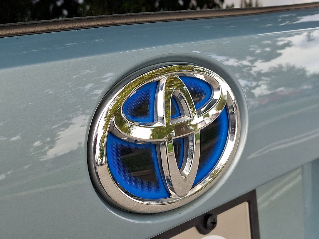 Used 2018 Toyota Prius Four w/ Advanced Technology Package FWD image 28