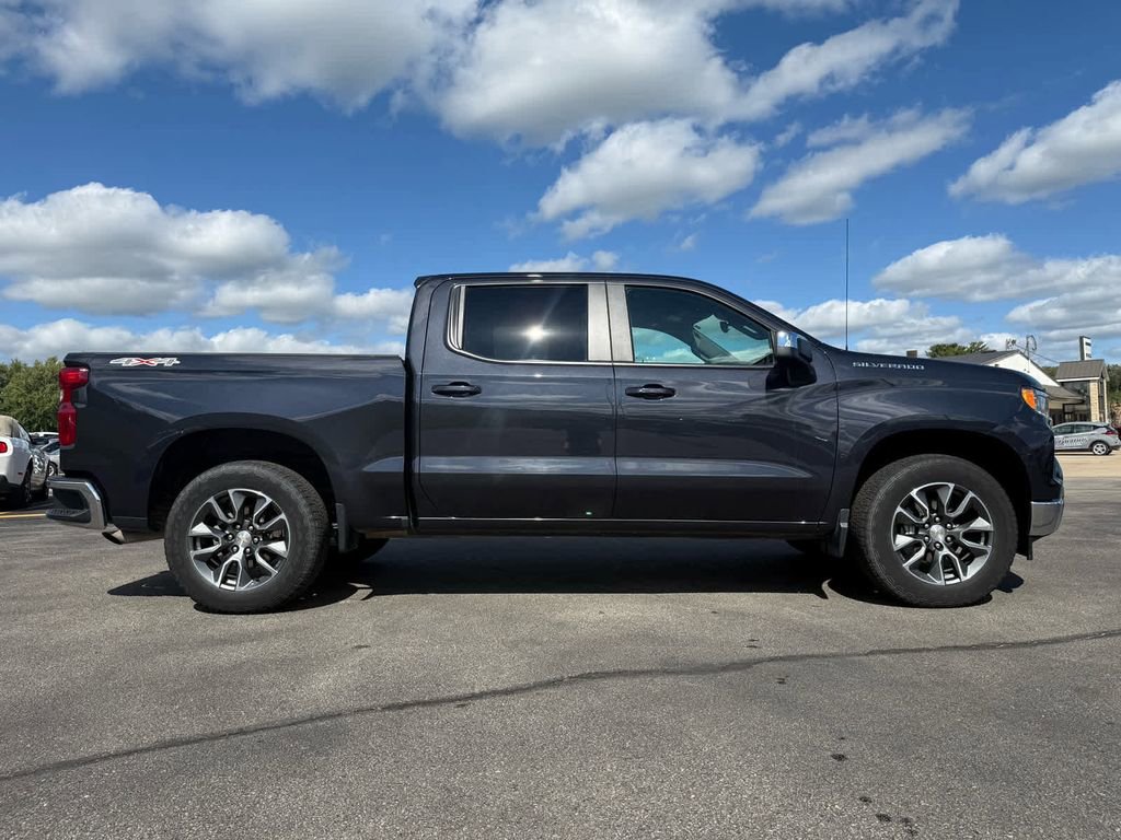 Used 2024 Chevrolet Silverado 1500 LT image 12