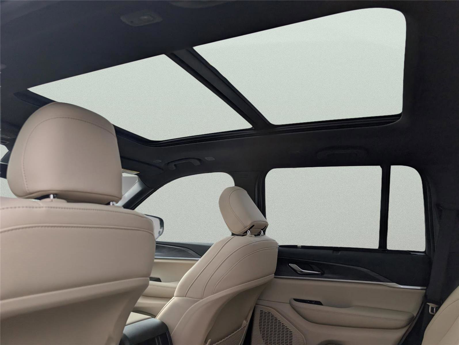 New 2025 Jeep Grand Cherokee Limited w/ Luxury Tech Group II image 33