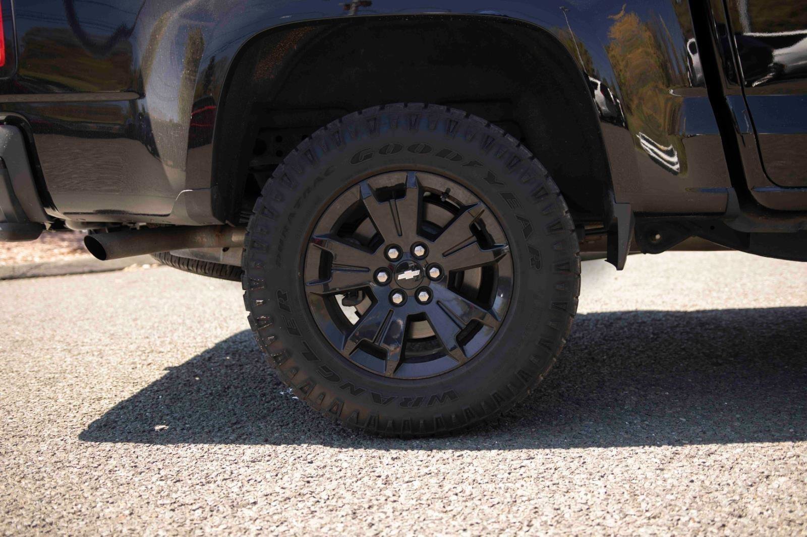 Used 2022 Chevrolet Colorado Z71 w/ Z71 Midnight Edition AWD/4WD image 28