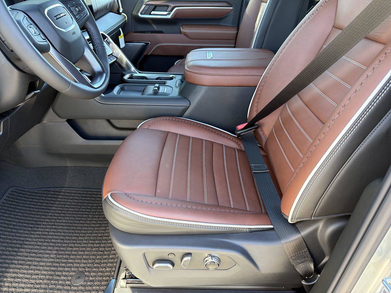 New 2026 GMC Sierra 3500 Denali Ultimate AWD/4WD image 7