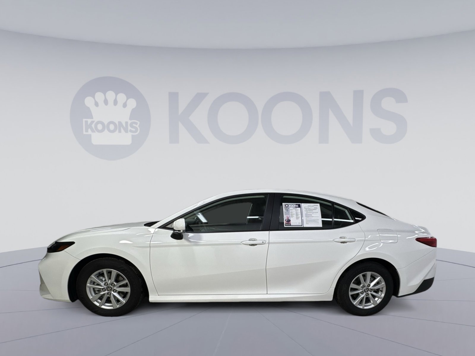 Used 2025 Toyota Camry LE image 8