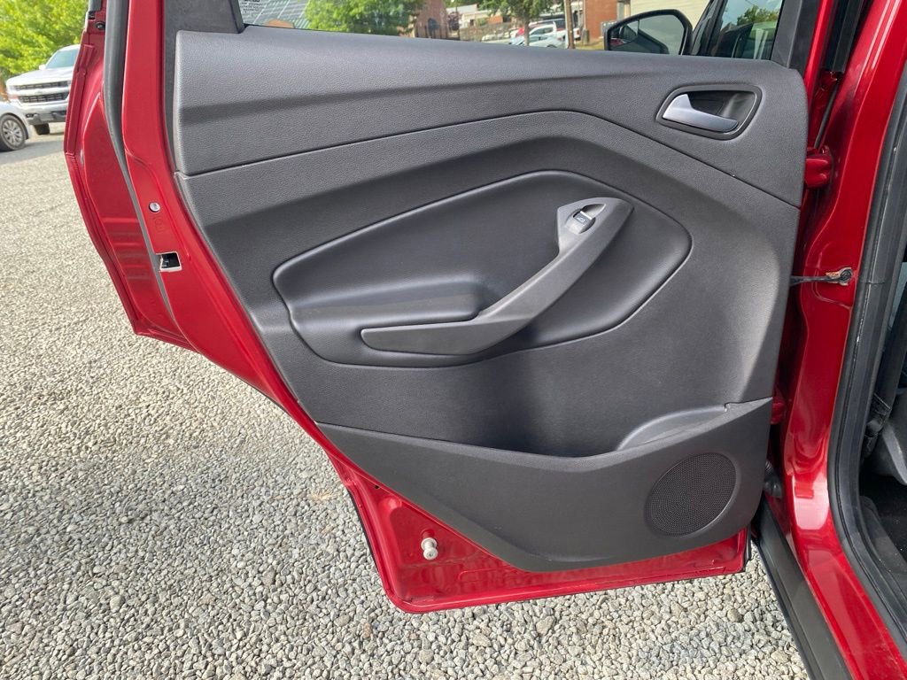 Used 2019 Ford Escape SE FWD image 16