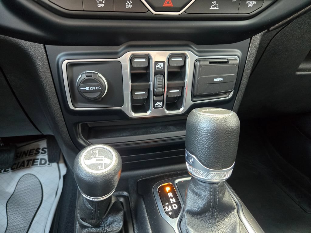 Used 2023 Jeep Gladiator Sport AWD/4WD image 32