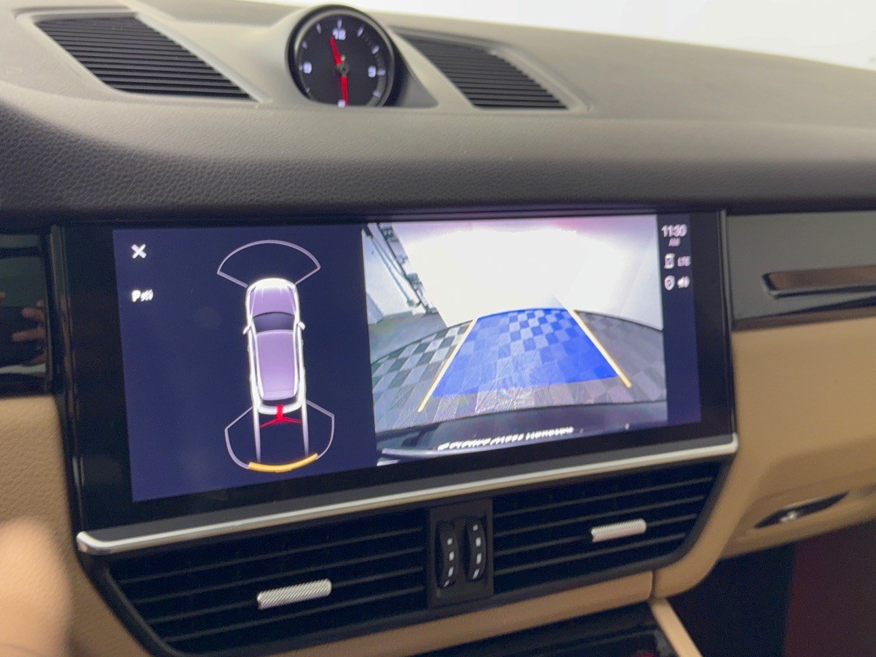 Certified 2022 Porsche Cayenne AWD/4WD image 24