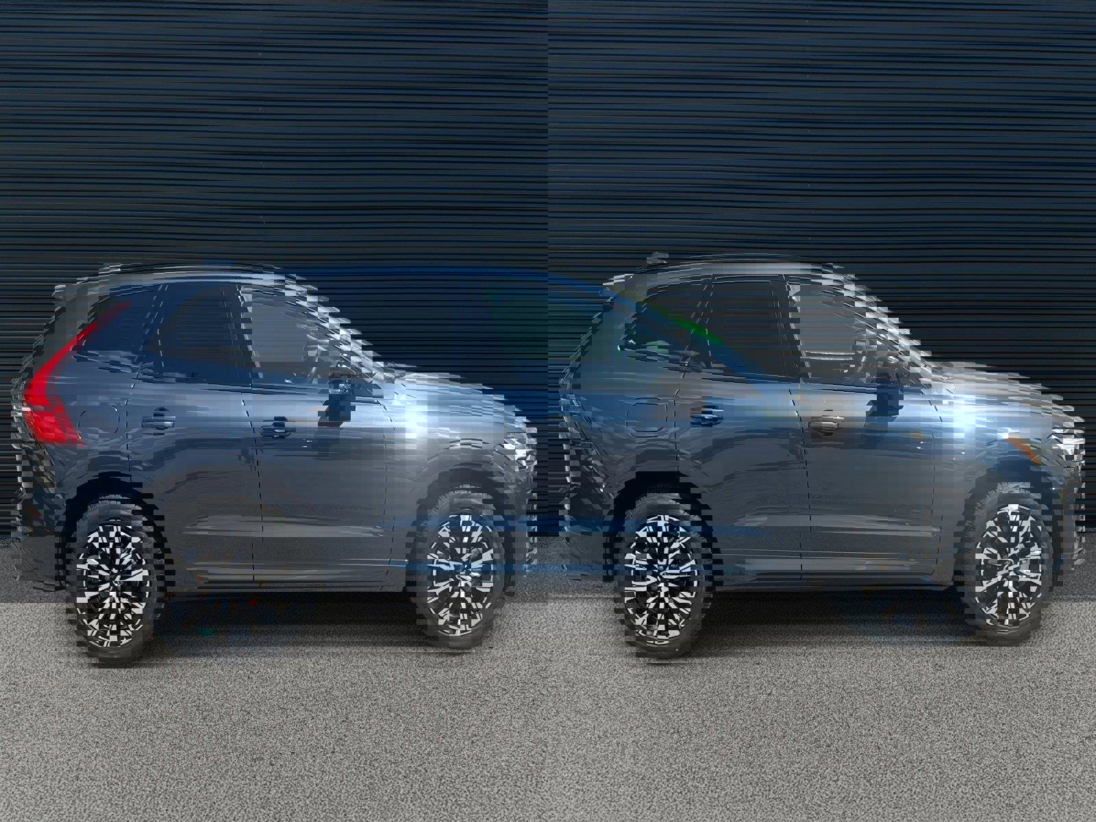 Certified 2025 Volvo XC60 B5 Core w/ Climate Package image 4