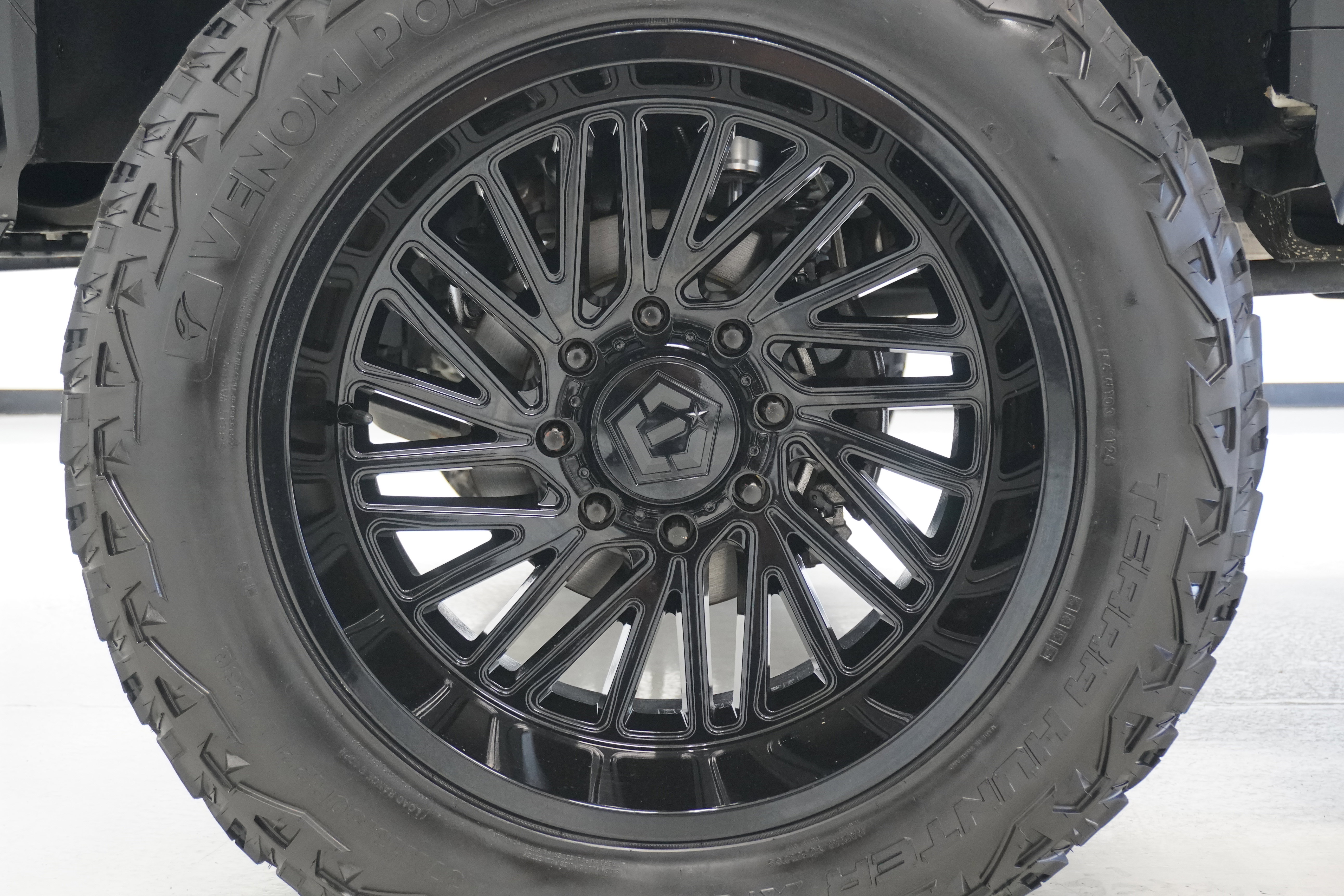 Used 2024 GMC Sierra 2500 AT4 w/ Technology Package image 35