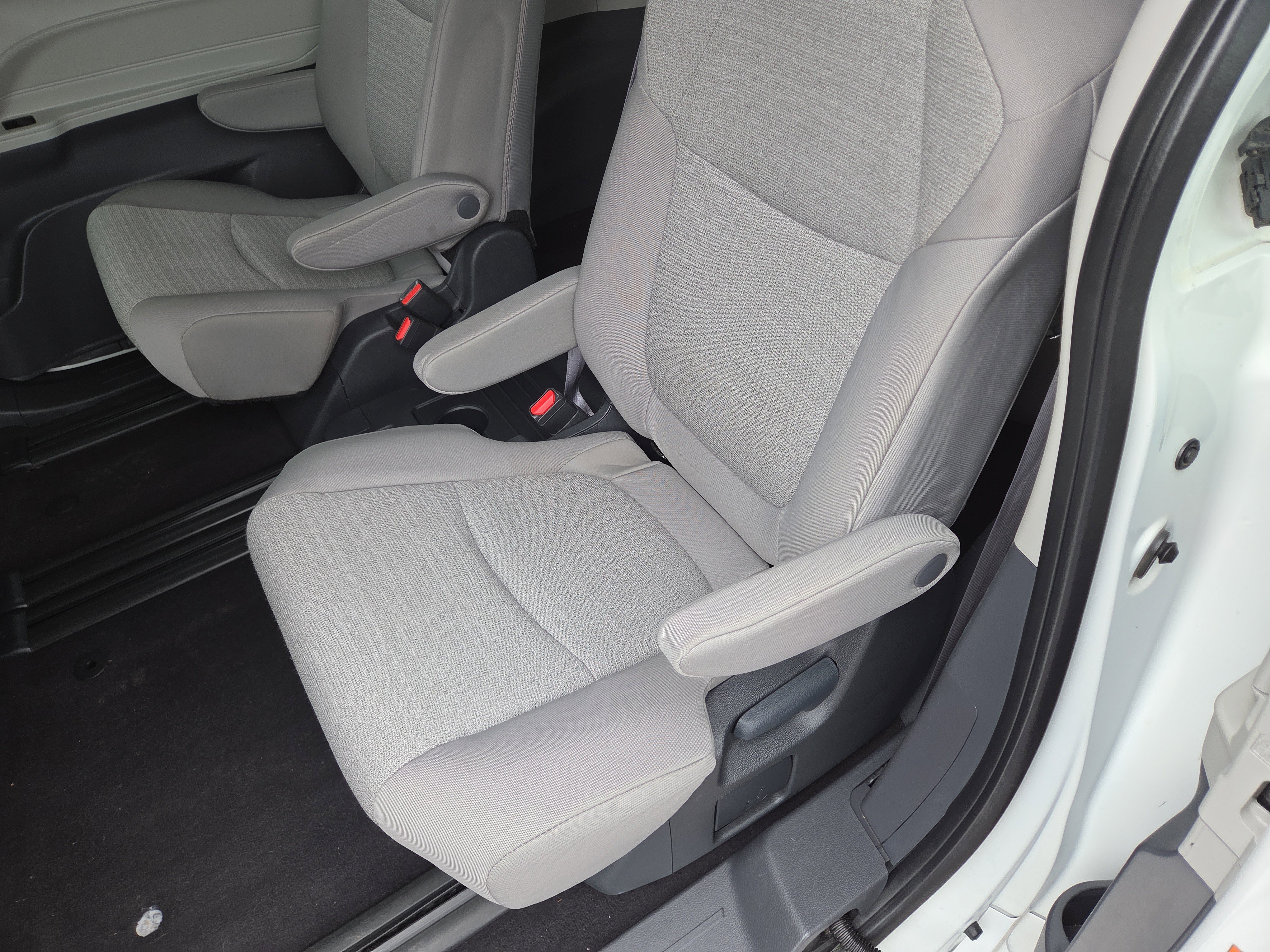 Certified 2024 Toyota Sienna LE image 20