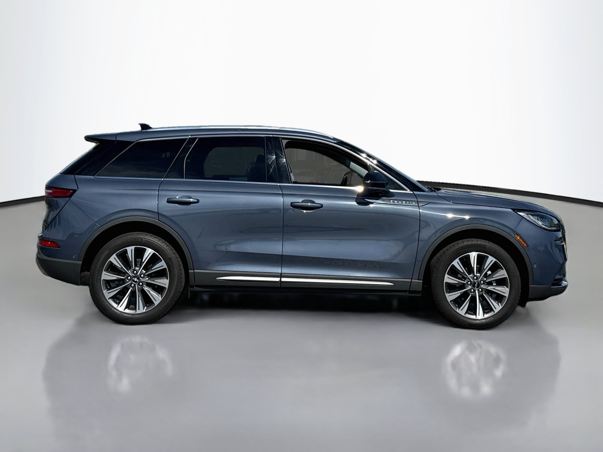 Used 2022 Lincoln Corsair Reserve w/ Equipment Group 201A AWD/4WD image 8