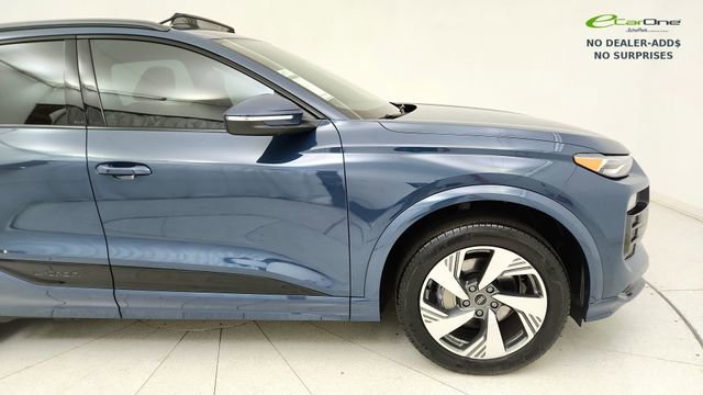 Used 2025 Audi Q6 e-tron Premium w/ Convenience Package image 8