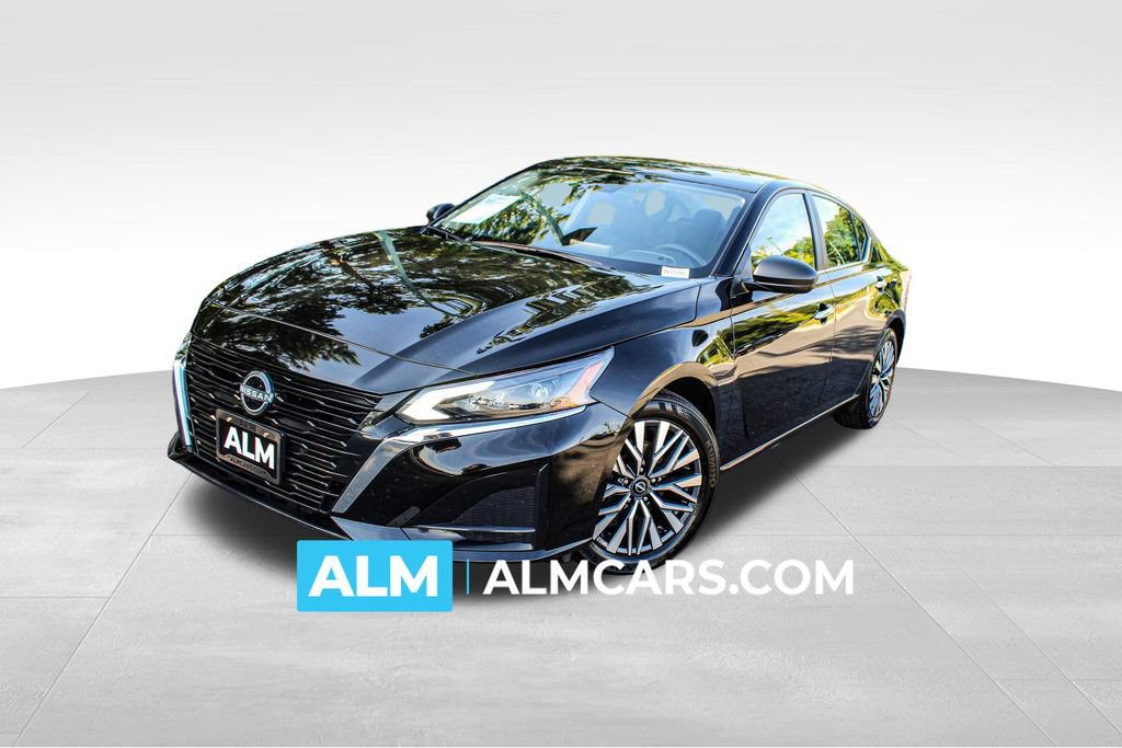 Used 2025 Nissan Altima 2.5 SV FWD image 1